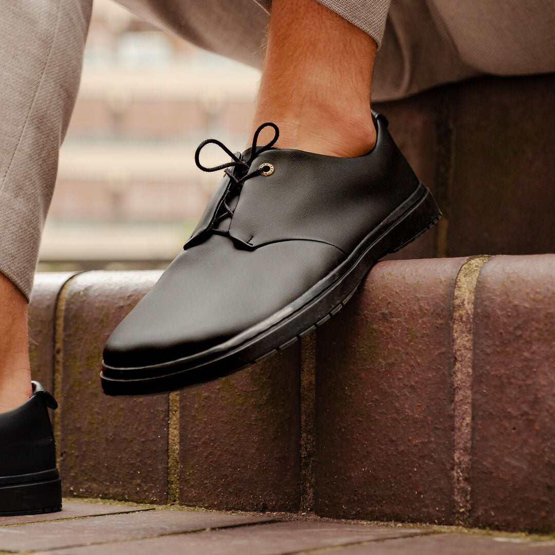 vegan minimalist dress shoes PEAQ Vegan Black
